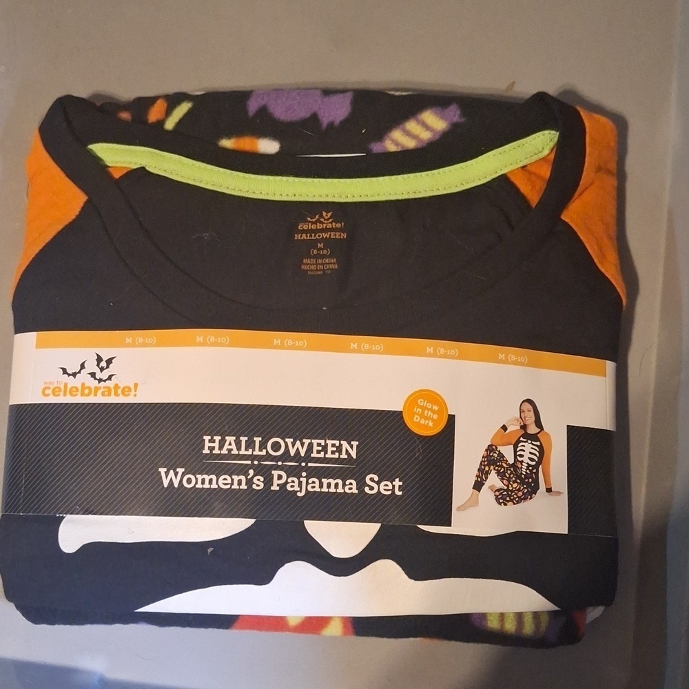 Celebrate Halloween pajama set medium